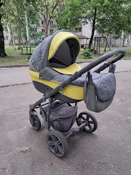 Продам дитячий візочок Adamex 2 в 1