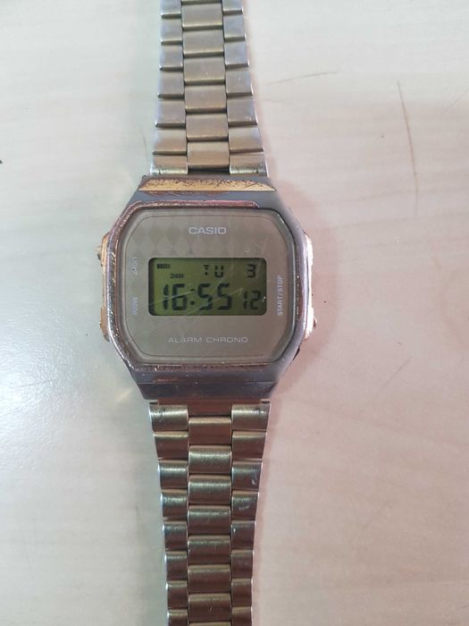 Zegarek nareczny Casio A168 kolor zloty