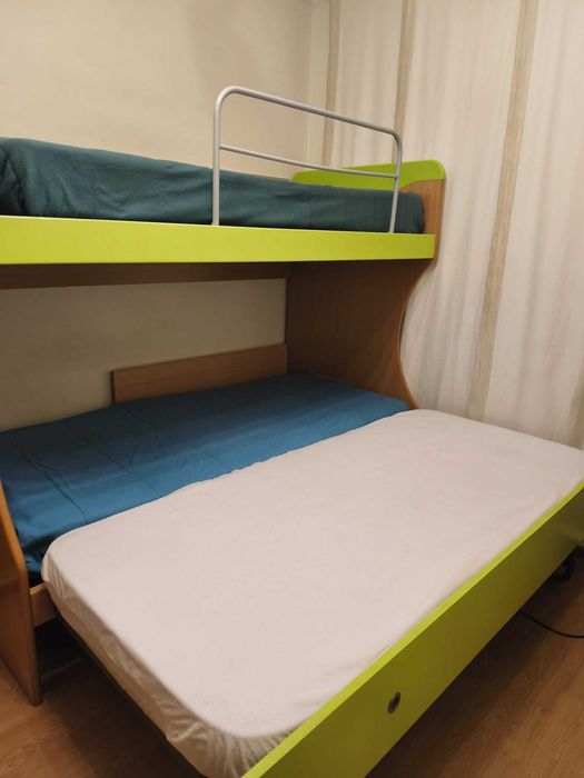 BELICHE TRIO 90x190cm c/ Gavetão Elevatório e CÓMODA TRAMA - 4 Gavetas