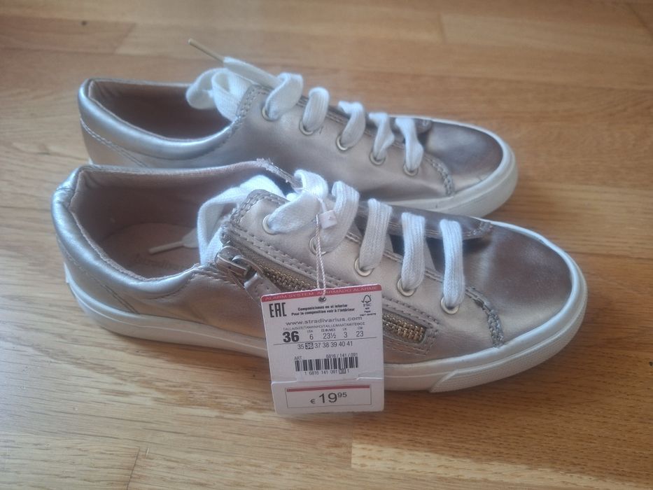 Ténis novos da Stradivarius, tamanho 36, tom dourado