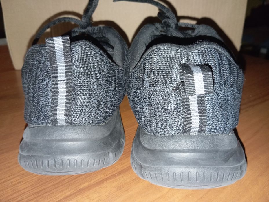Sneakersy Skechers buty do biegania 41,5 rozmiar.