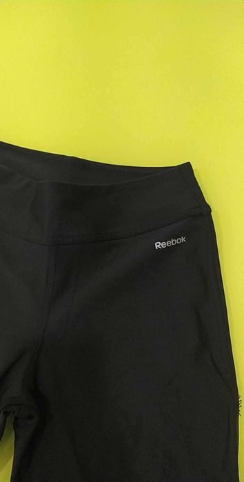 Corsários Reebok pretas - Oferta Envio