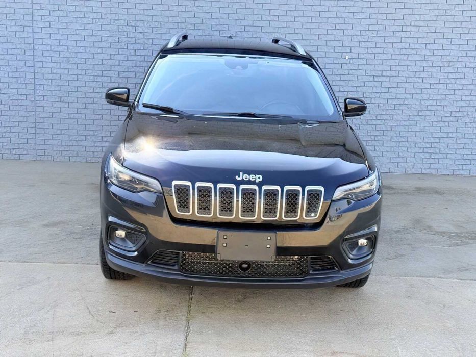 Jeep Cherokee      2021