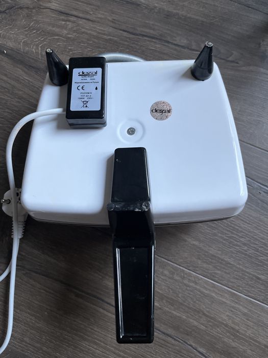 Dezal 301.4 1300W gofrownica