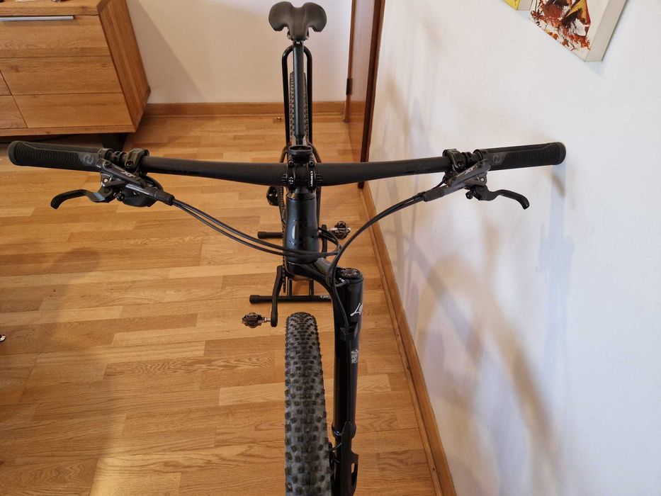 Cannondale F-SI Hi-Mod Carbon com Rodas Carbono - Carbono topo de gama da marca.