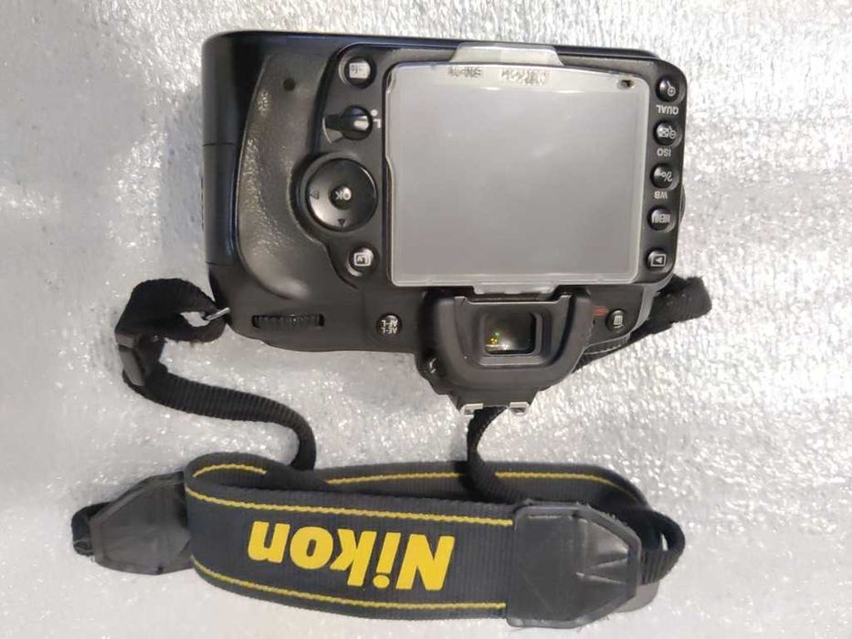 Фотоаппарат Nikon D90 DX цифровой
