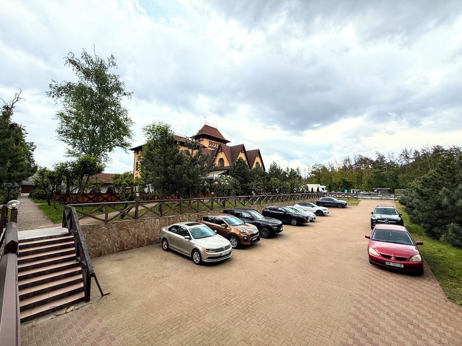 Продаж БІЗНЕС ЦЕНТРУ”KRAKOW”та Ресторанно-Готельного Комплексу /в КИЄВІ на Берестейському шосе