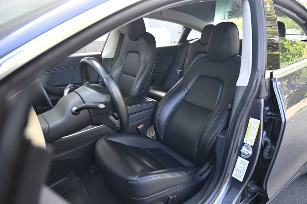 Tesla Model 3 Long Range      2019
