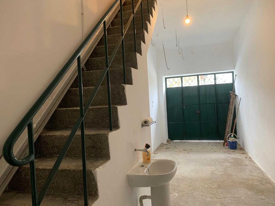 Apartamento T3 + 2, renovado recentemente, com box e arrecadação