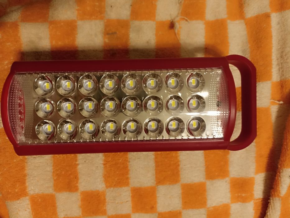 Лампа із функцією павербанка