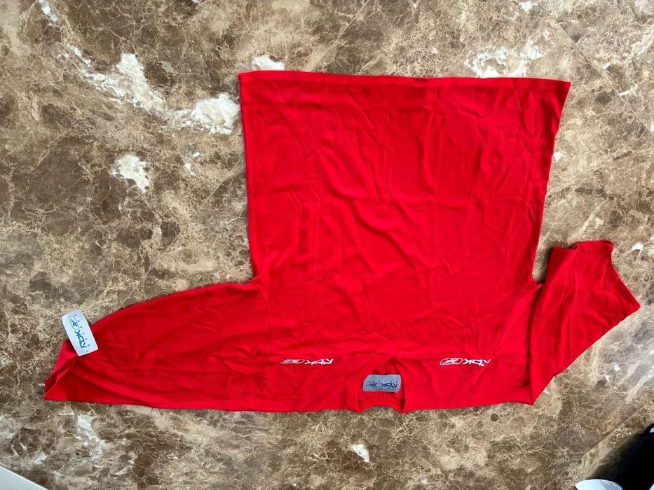 Красная кофта нова rebook для хокею