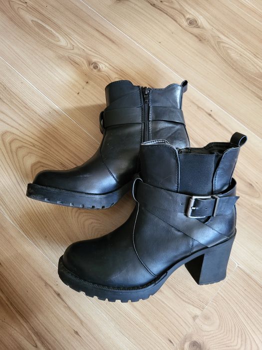 Damskie botki na obcasie