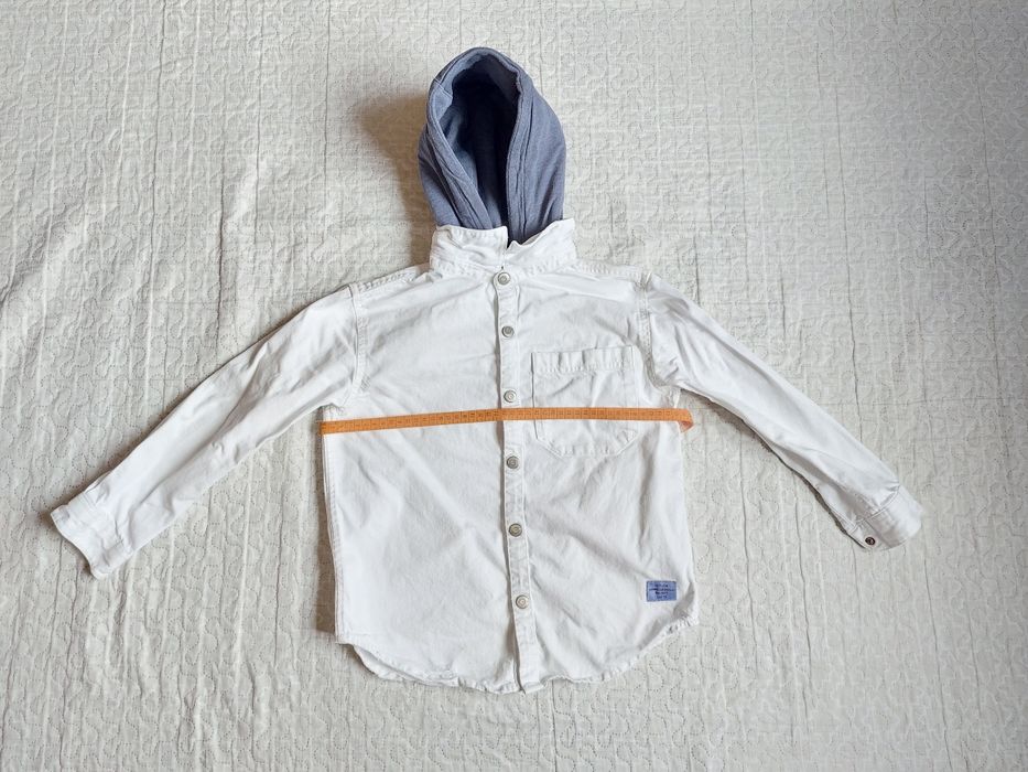 Джинсова куртка Zara біла / Белая джинсовая куртка Зара (128 см).