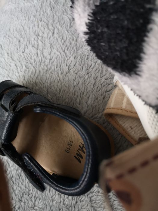 Granatowe sandałki chłopięce h&m rozmiar 18 /19