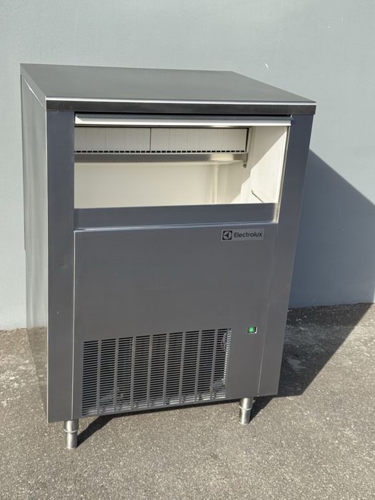 Kostkarka 130kg/24h Electrolux