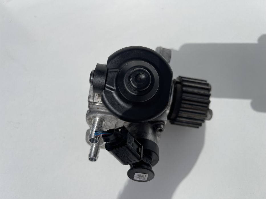 Тнвд топливный насос Passat B6 паливний насос 2.0 TDI дизель 03L130755