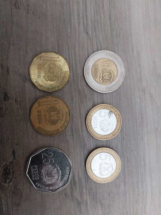 Lotes de Moeda Estrangeiras  - Islandia - Perú -Cuba - Rep. Dominicana