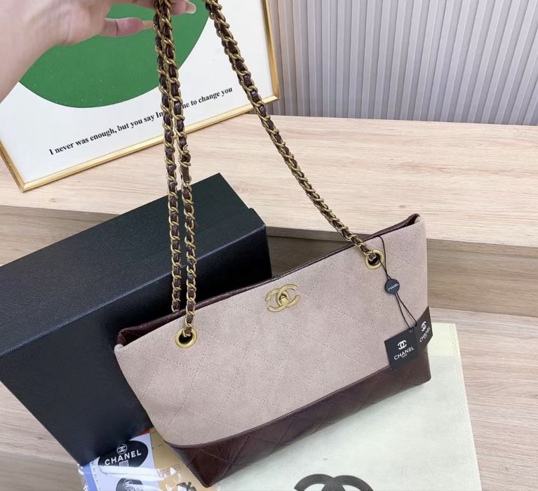 Жіноча сумка  Шанель   Chanel Hobo Tote 35 см