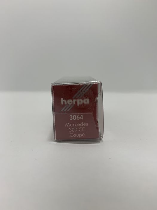 Miniatura Mercedes 300 CE Coupé da Herpa escala H0 1/87