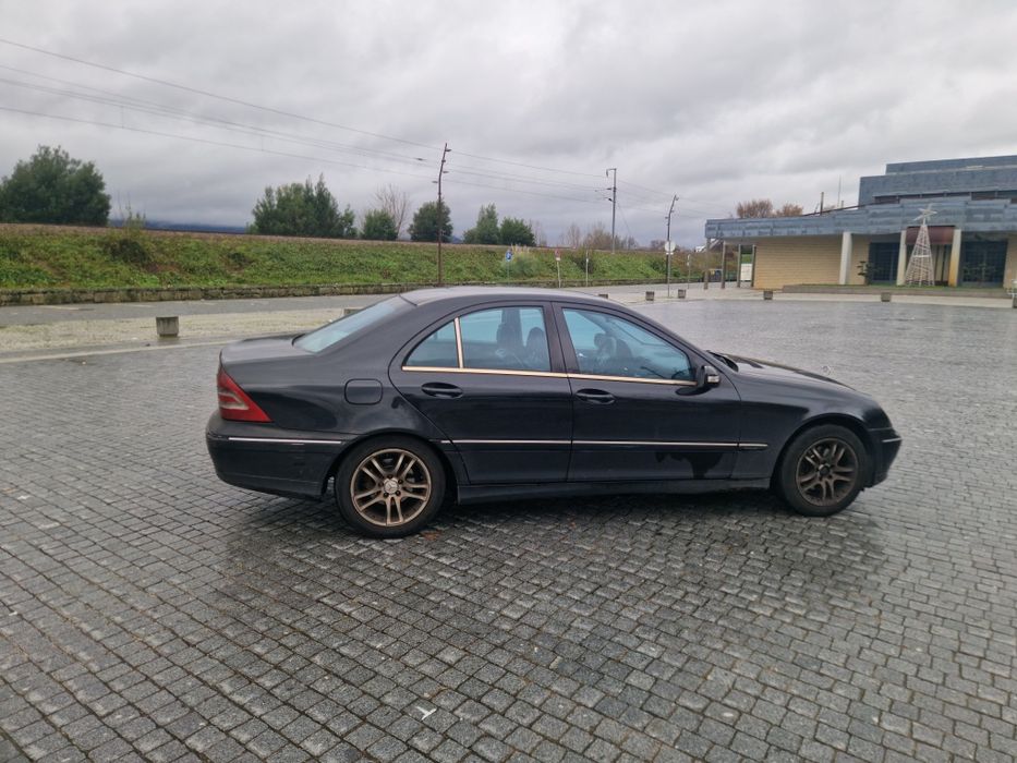 Mercedes-Benz C220 143cv