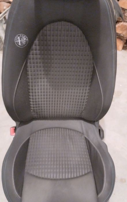 Banco Alfa Romeo Mito frente