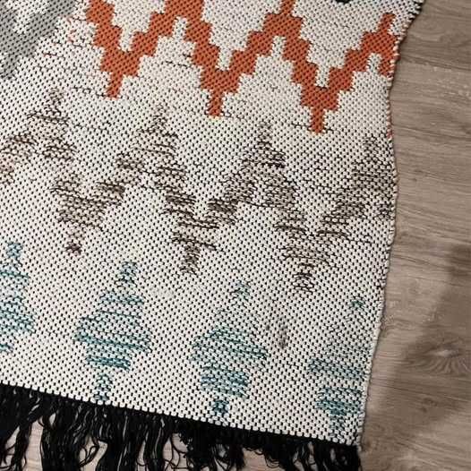 Tapete moderno com padrão - Semi-novo