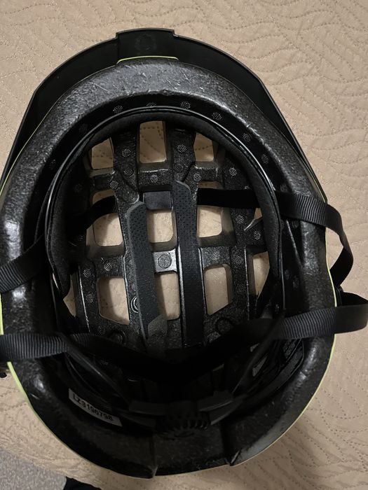 Kask rowerowy, stan bardzo dobry.