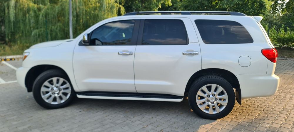 продам Toyota Sequoia Platinum коньячный салон