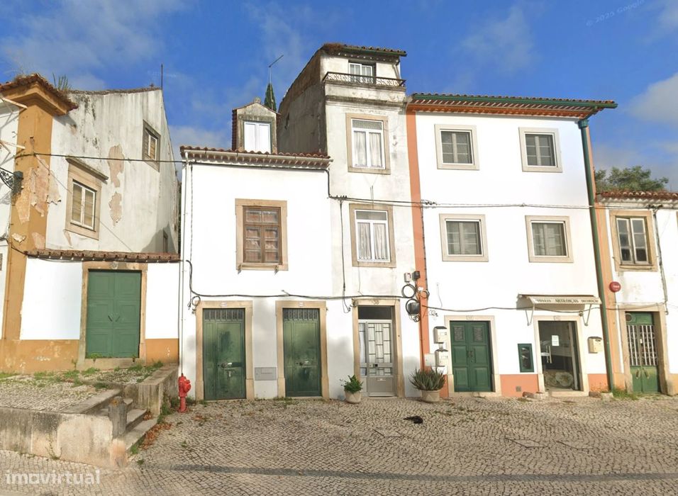 Moradia para recuperar no centro de Tomar