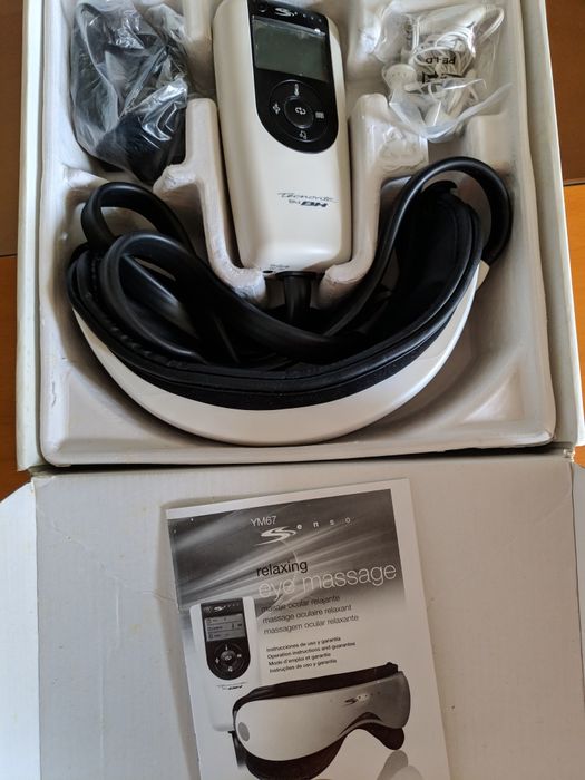 Relaxing eye massage