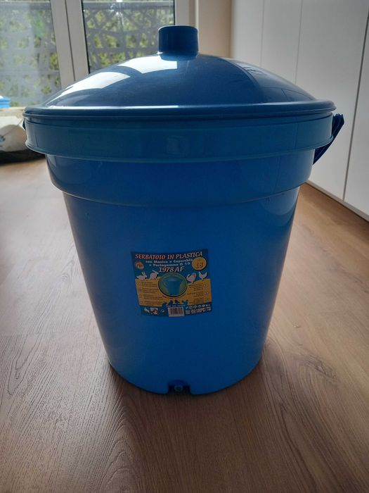 Wiadro do pojenia królików/ do systemu pojenia
