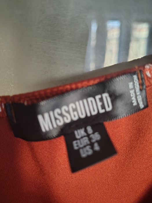 Top z baskinką na ramiączkach