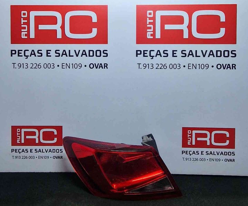 Farolim da Mala Direito - SEAT LEON