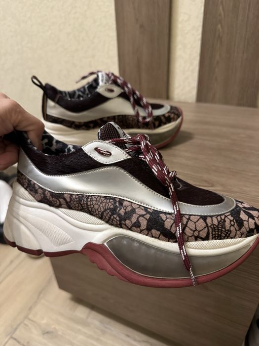 Продам кросівки  Meline  в ідеальному стані