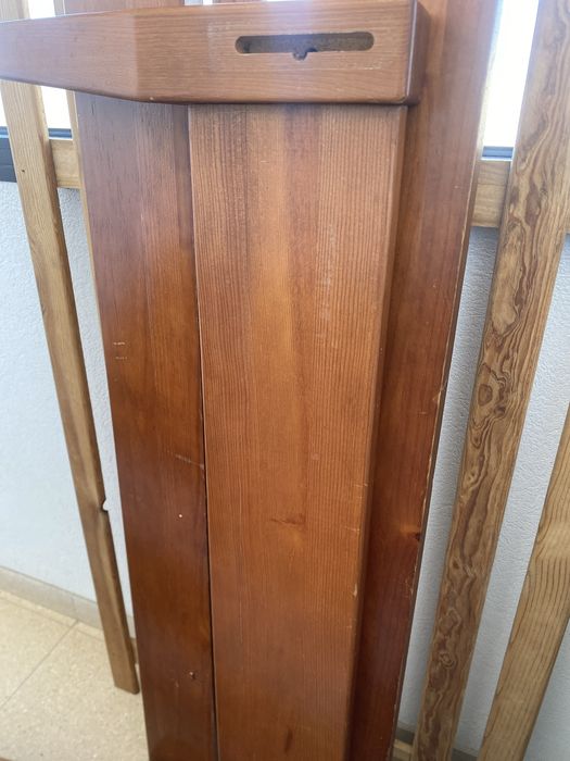 Cama em pinho solteiro  com colchão