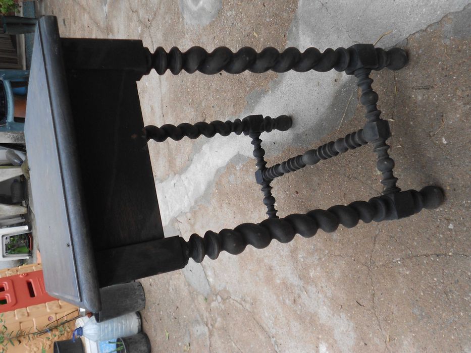 Mesa cabeceira bilros antiga madeira maciça trabalhada