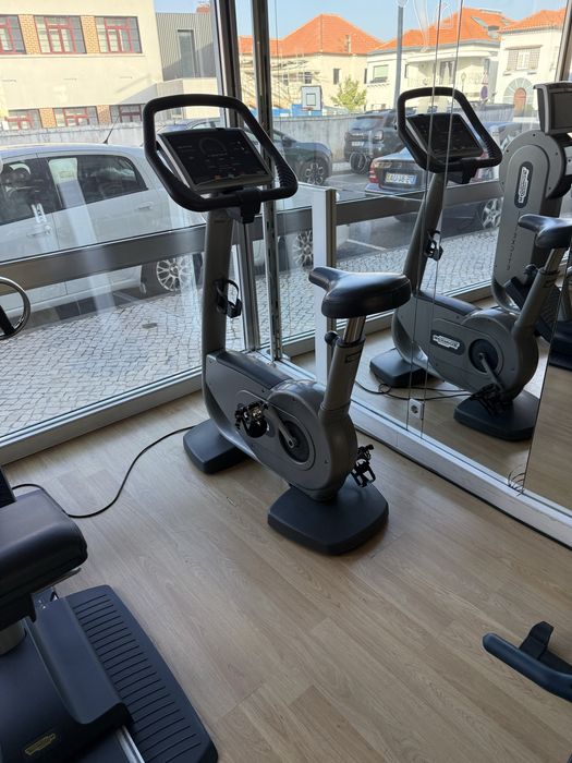 Elitica e bike technogym em bom estado de funcionamento