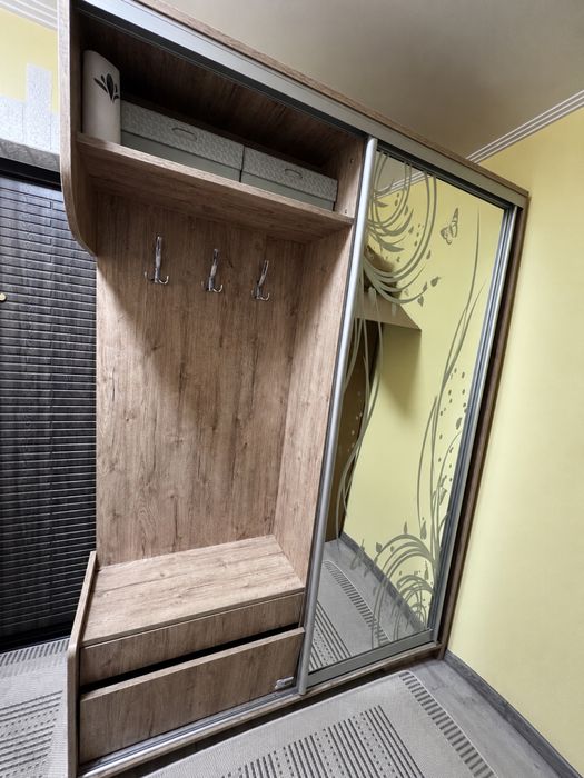 Шафа в прихожу / передпокій Сонома