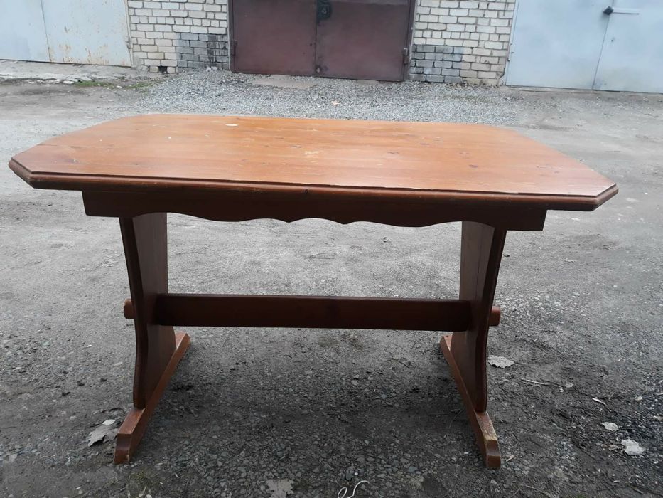 Стол овальный деревянный