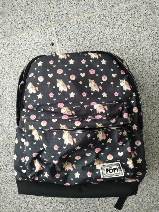 Mochila com porta lápis da Popi
