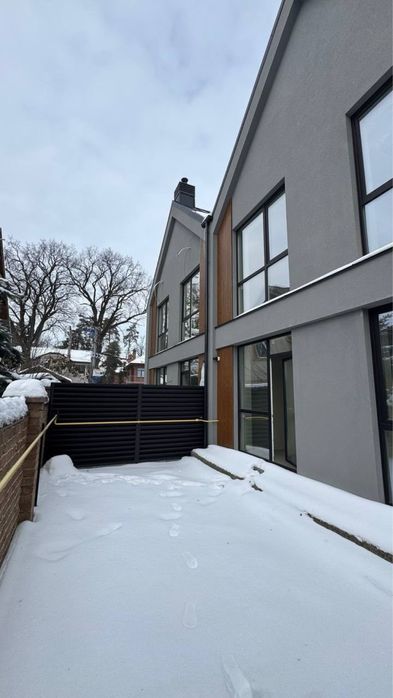 Таунхаус в центральній частині Бучі