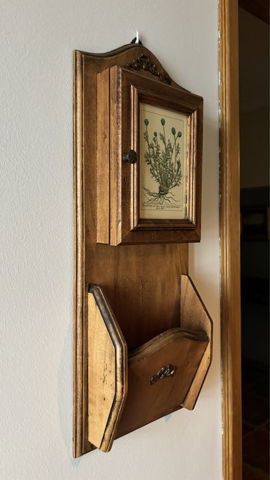 Chaveiro Antigo em Madeira