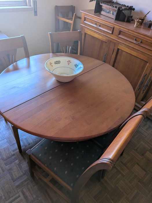 Mesa de jantar redonda extensível + 8 cadeiras