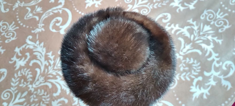 Продам норкову шапку в ідеальному стані