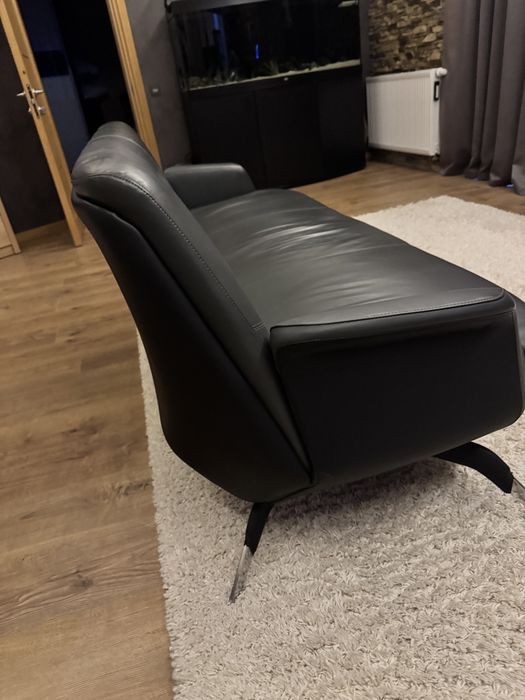 Продам диван кожаный