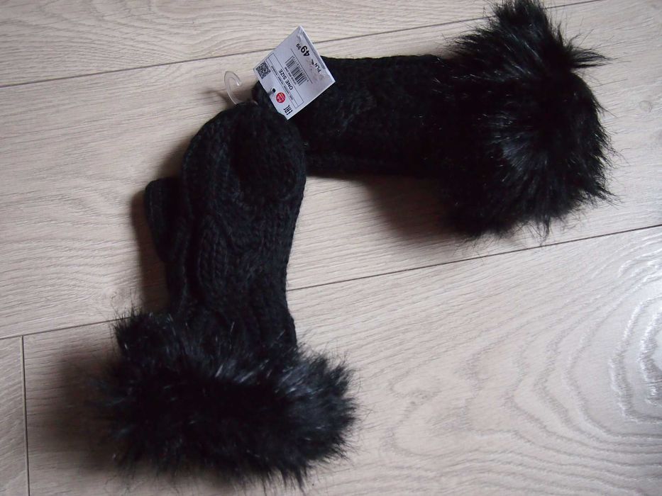 Nowe rękawiczki Reserved