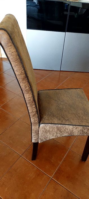 Cadeiras novas elegantes e de qualidade