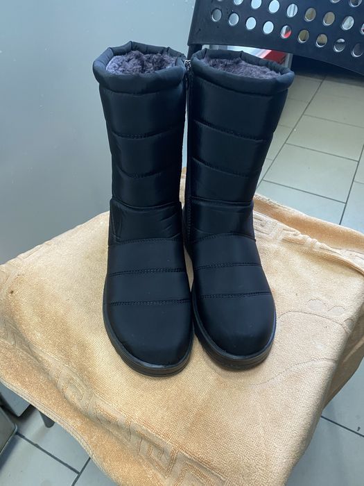 Чоботи дутики жіночі