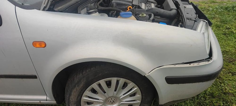 VW GOLF IV 4 BŁOTNIK PRZÓD PRZEDNI PRAWY LB7Z ŁADNY ORYGINAŁ