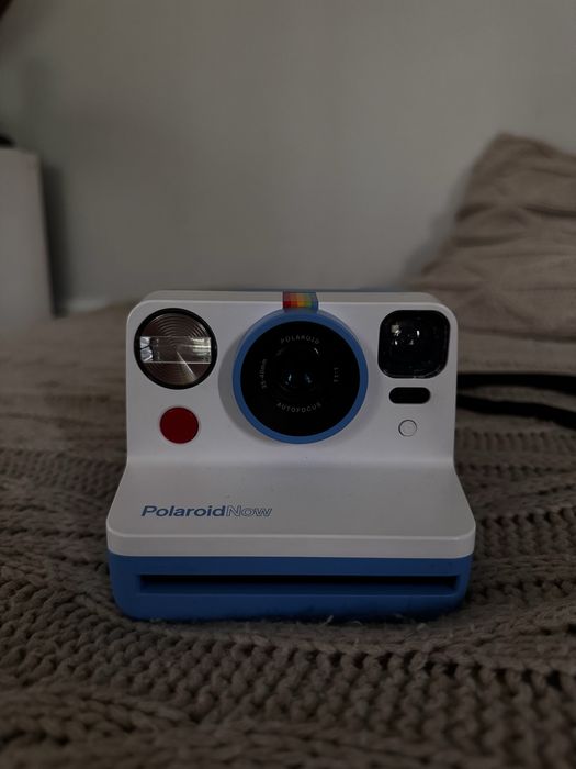 Polaroid Now – niebieski – stan bardzo dobry + futerał + zatyczka 3D